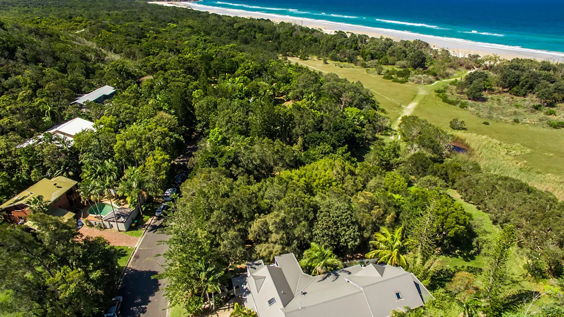 Apartment Beachcomber Blue - Expansive Beachfront Property Byron Bay