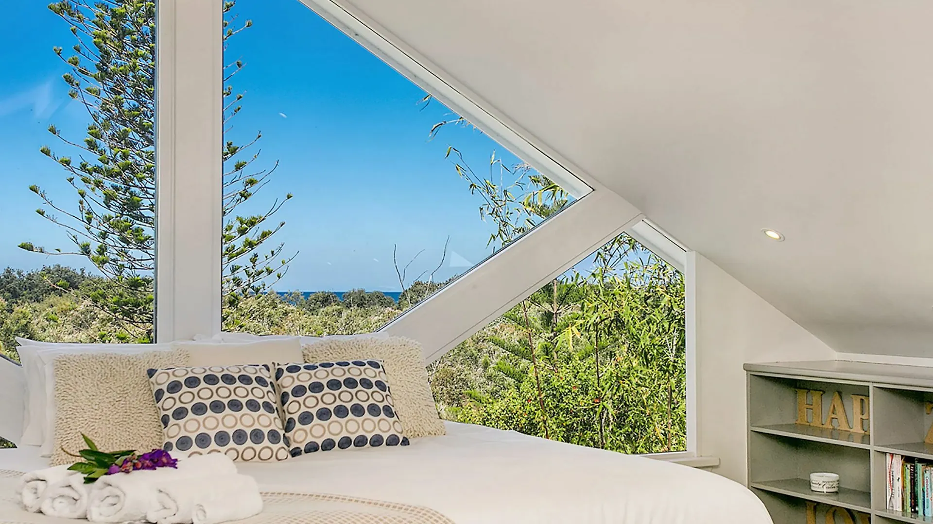 Beachcomber Blue - Expansive Beachfront Property contacts