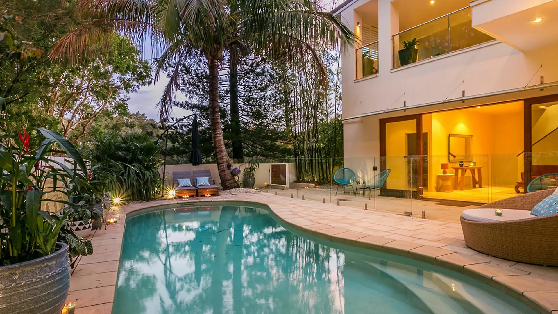Apartment Beachcomber Blue - Expansive Beachfront Property Byron Bay